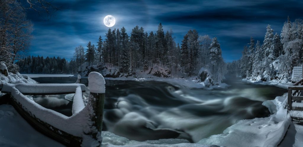 Full moon halo at Myllykoski rapids